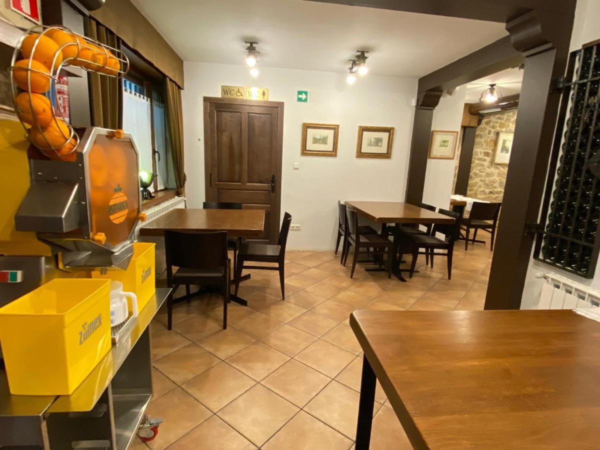 特雷布斯托古列佐公寓及酒店 Trebuesto 外观 照片